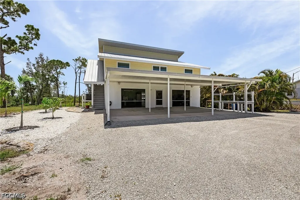 8626 Redwood Drive St. James City FL 33956