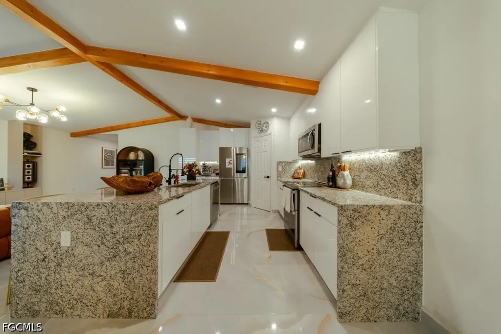 2003 NE 6th Avenue Cape Coral FL 33909