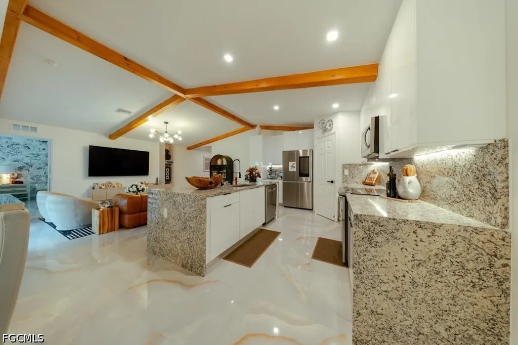 2003 NE 6th Avenue Cape Coral FL 33909