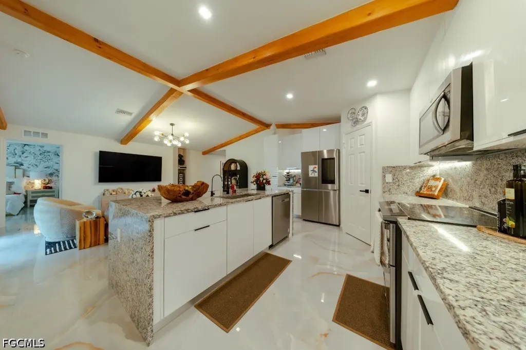 2003 NE 6th Avenue Cape Coral FL 33909