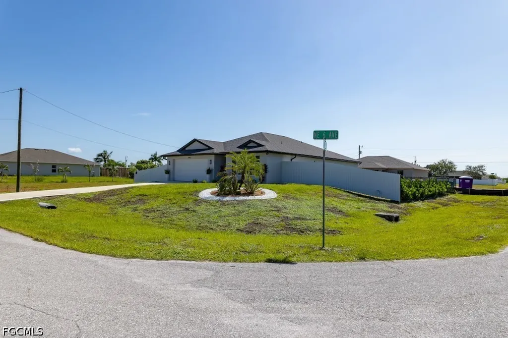 2003 NE 6th Avenue Cape Coral FL 33909