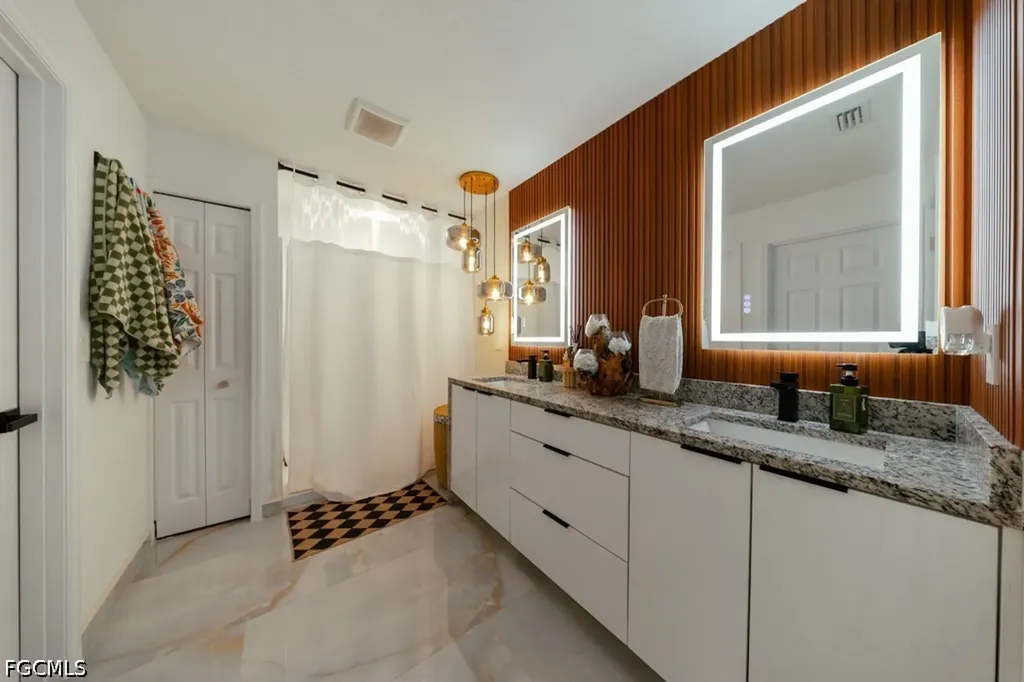 2003 NE 6th Avenue Cape Coral FL 33909