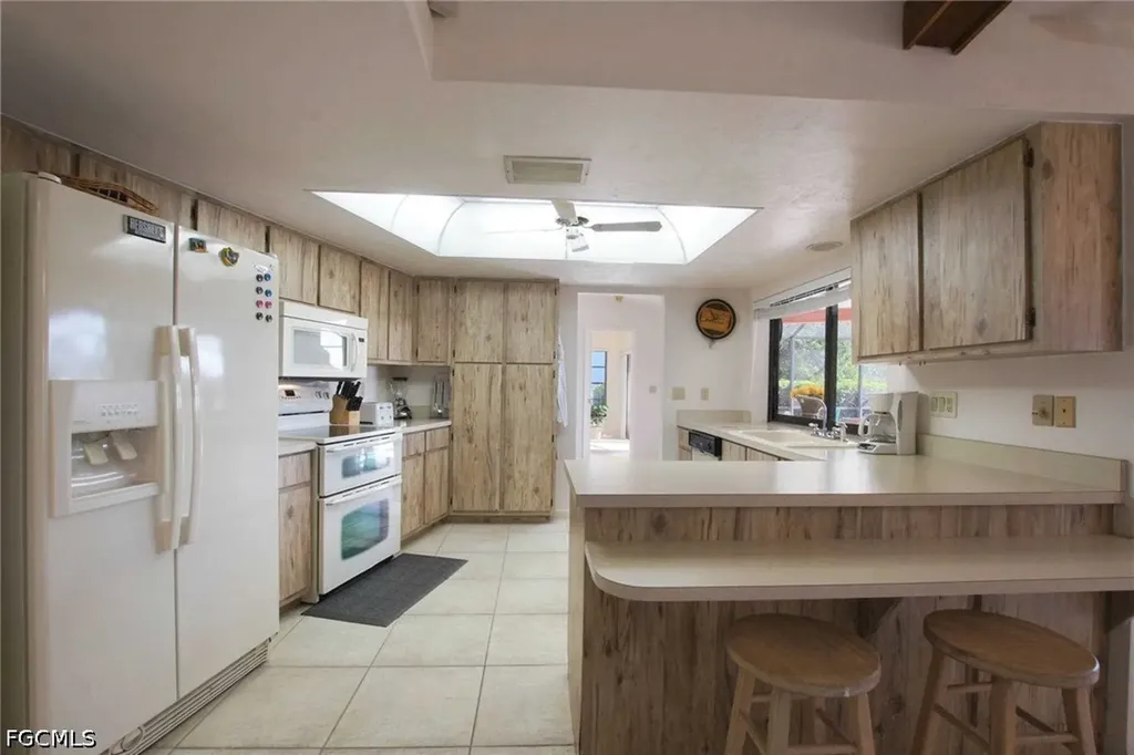 1422 SE 12th Terrace Cape Coral FL 33990