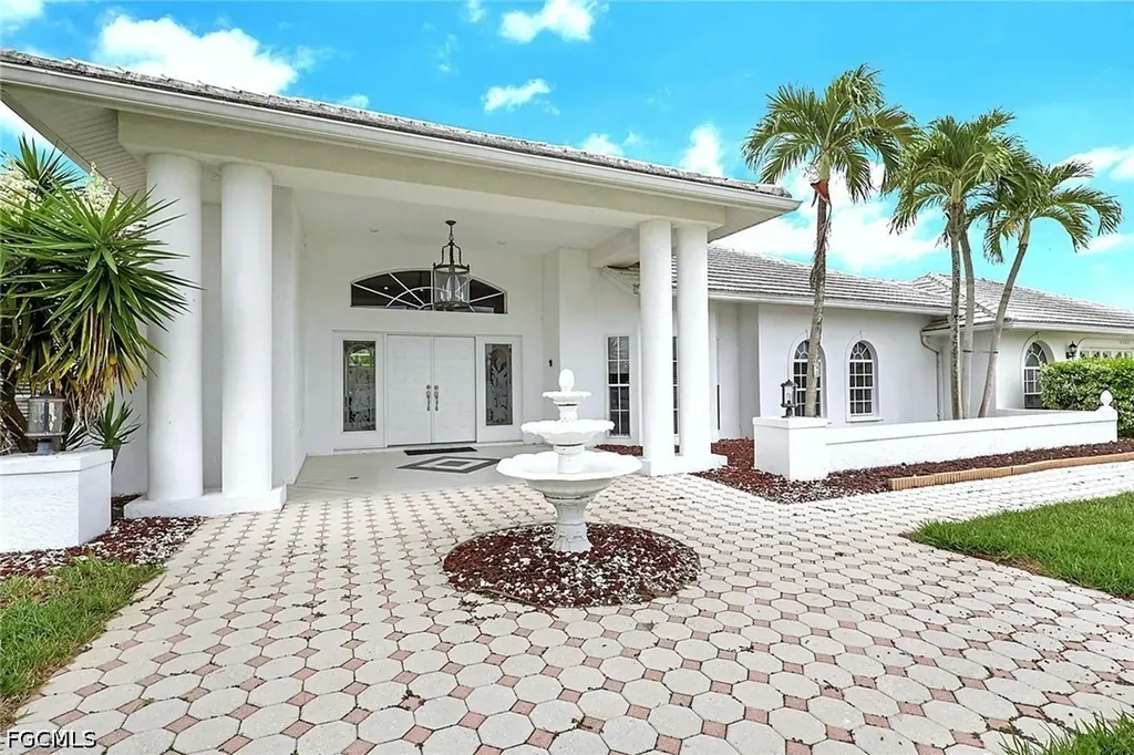 4403 SE 11th Place Cape Coral FL 33904