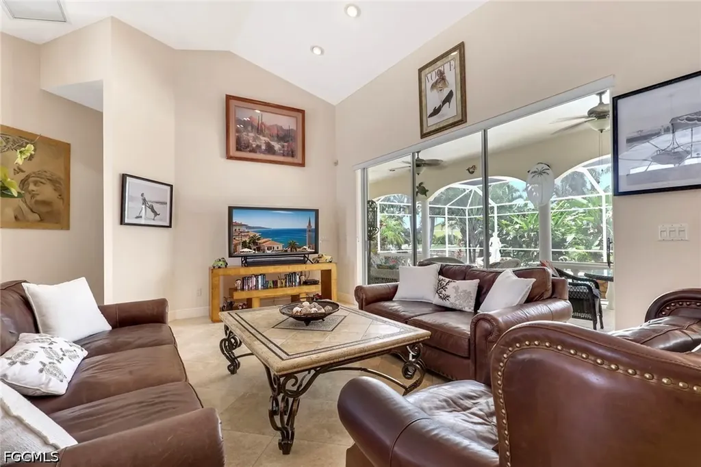 4403 SE 11th Place Cape Coral FL 33904