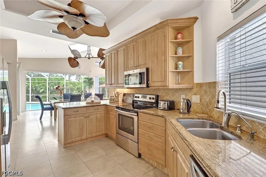 4403 SE 11th Place Cape Coral FL 33904