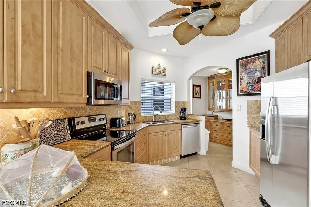 4403 SE 11th Place Cape Coral FL 33904