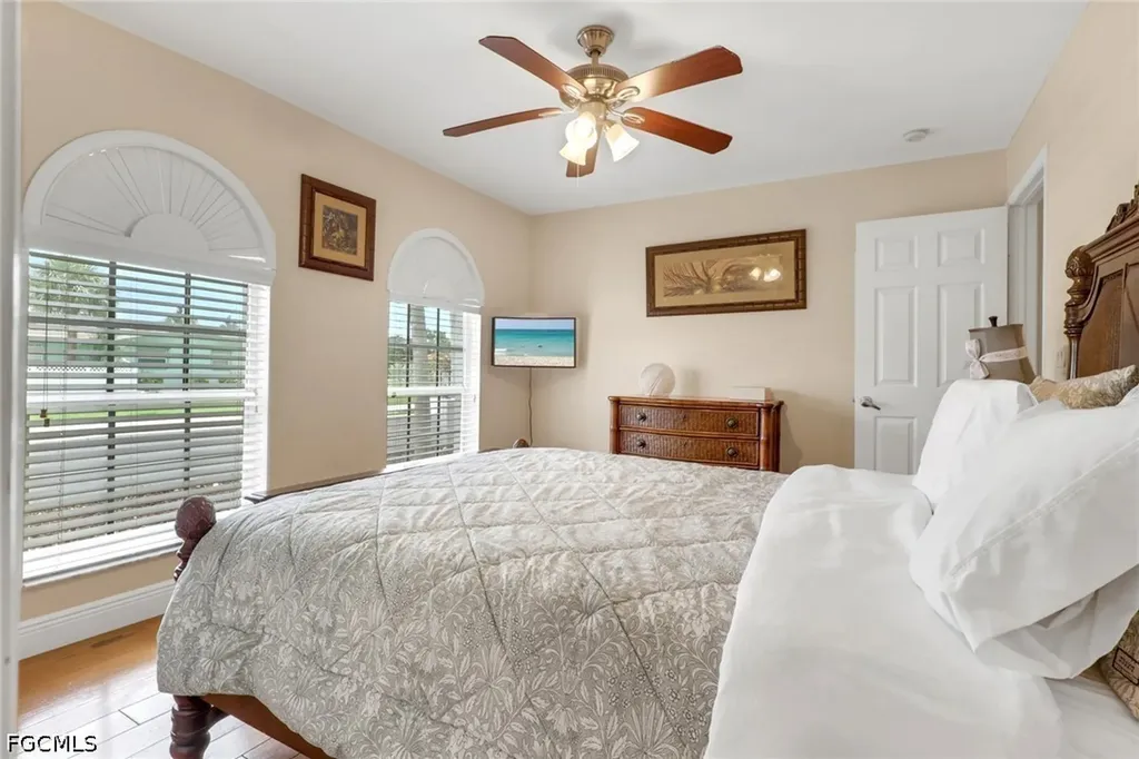 4403 SE 11th Place Cape Coral FL 33904