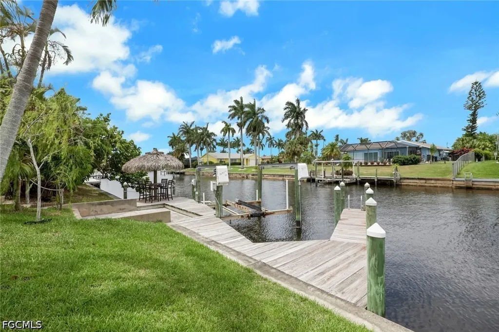 4403 SE 11th Place Cape Coral FL 33904