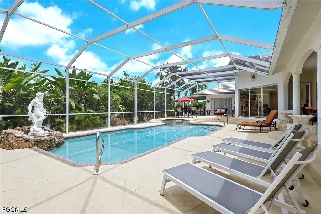 4403 SE 11th Place Cape Coral FL 33904