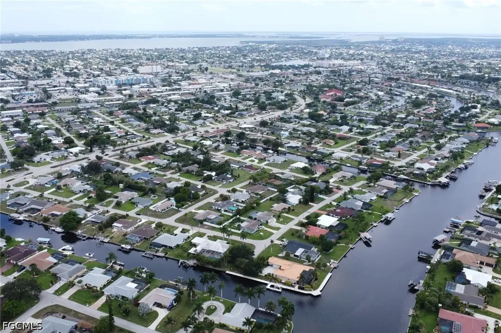 4403 SE 11th Place Cape Coral FL 33904