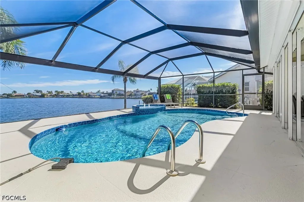 5019 Skyline Boulevard Cape Coral FL 33914