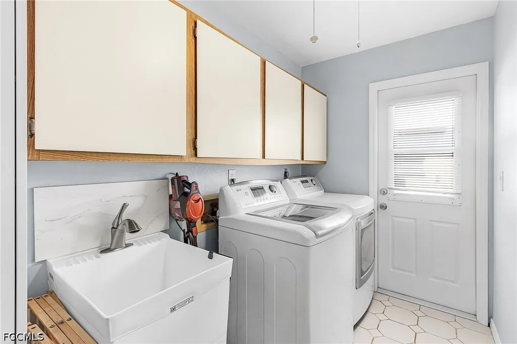 5019 Skyline Boulevard Cape Coral FL 33914
