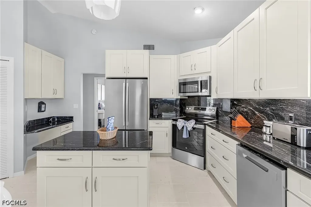 5019 Skyline Boulevard Cape Coral FL 33914