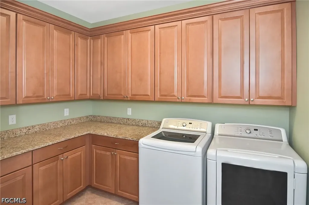 2669 Lambay Court Cape Coral FL 33991