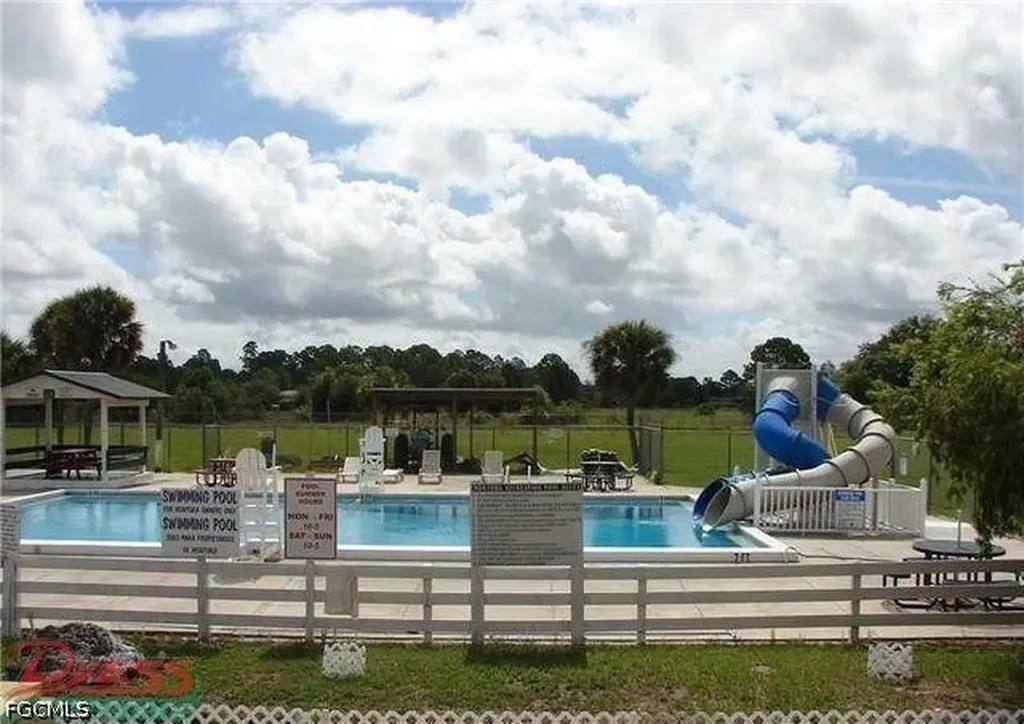 445 N Granja Street Clewiston FL 33440