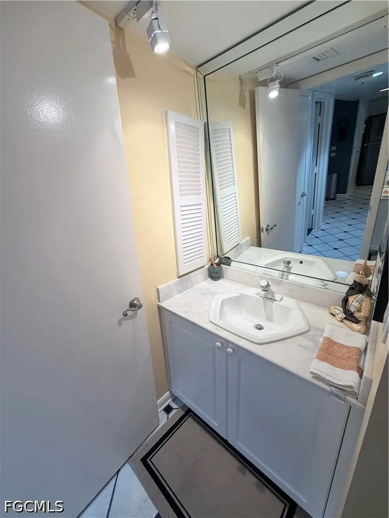 3350 N Key Drive North Fort Myers FL 33903