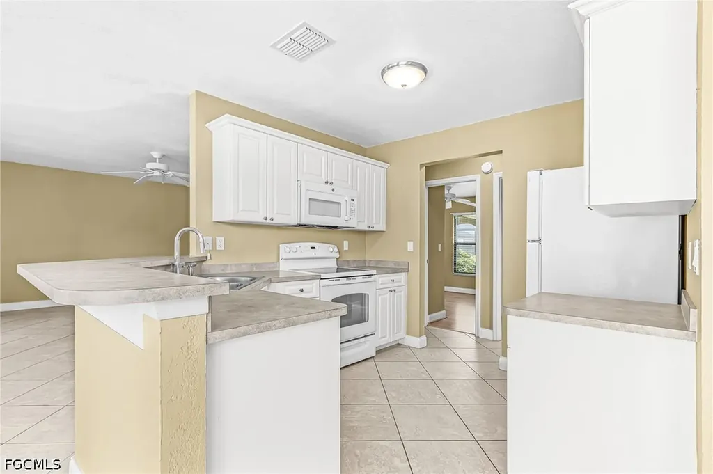 820 SW 16th Terrace Cape Coral FL 33991