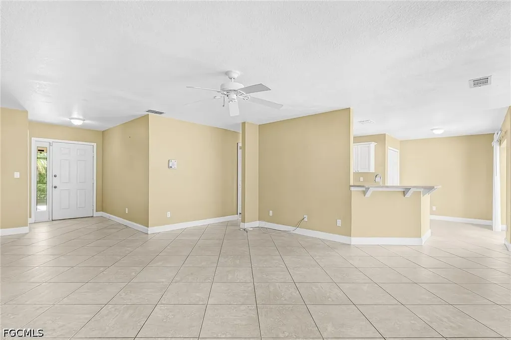 820 SW 16th Terrace Cape Coral FL 33991