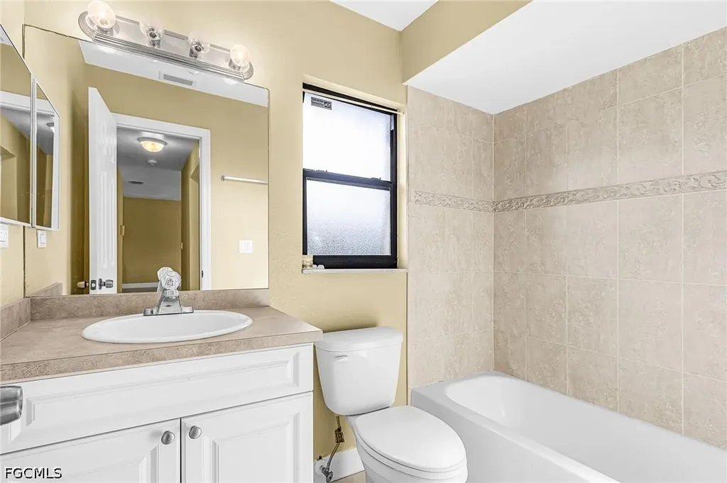 820 SW 16th Terrace Cape Coral FL 33991
