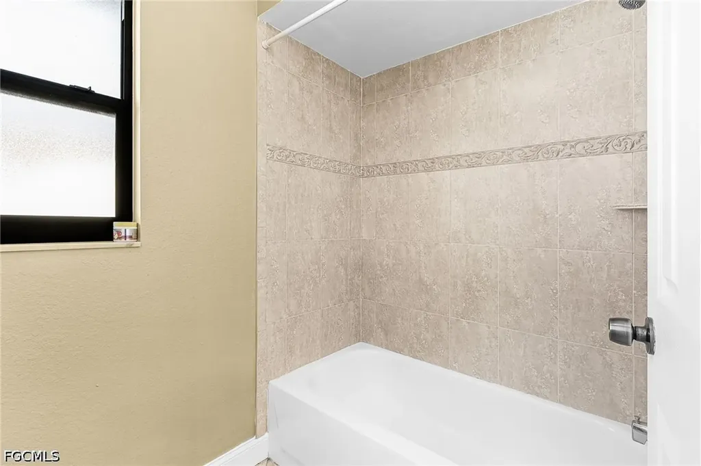 820 SW 16th Terrace Cape Coral FL 33991