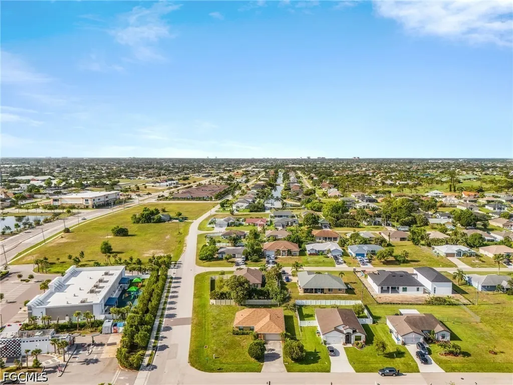 820 SW 16th Terrace Cape Coral FL 33991