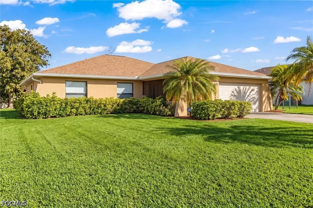 820 SW 16th Terrace Cape Coral FL 33991