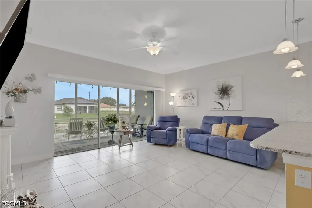 1519 NE 8th Place Cape Coral FL 33909
