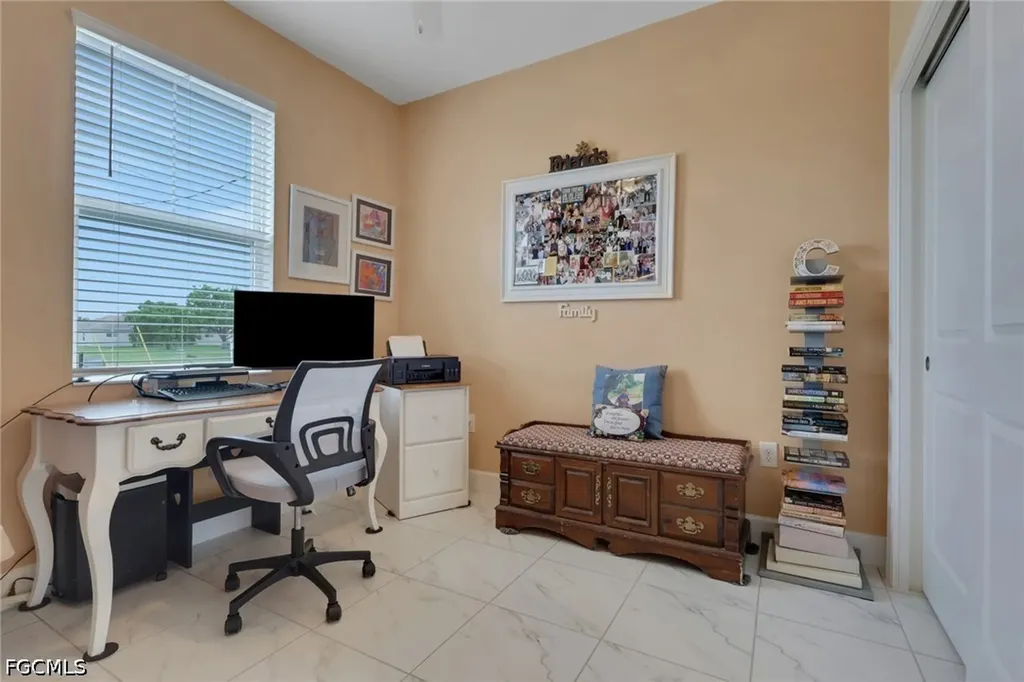1519 NE 8th Place Cape Coral FL 33909