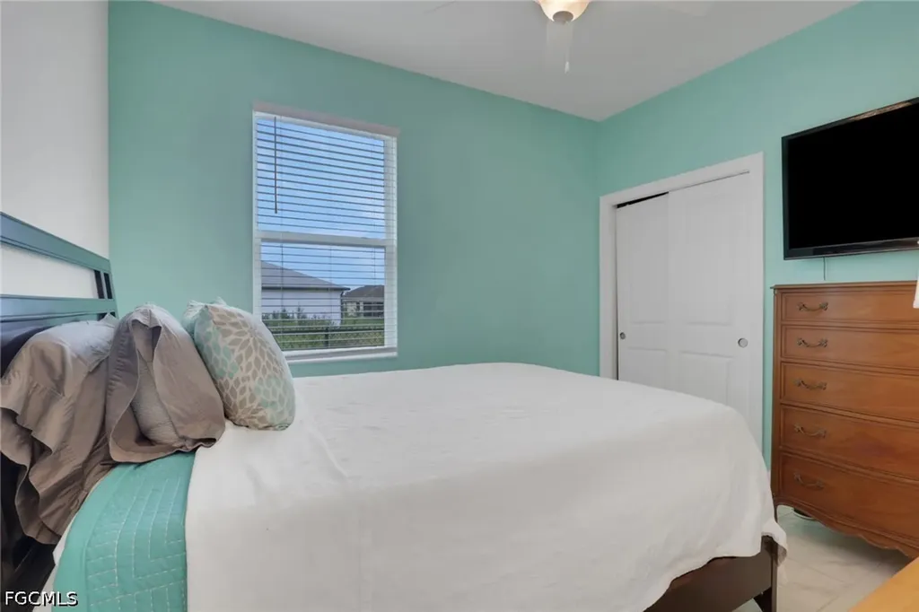 1519 NE 8th Place Cape Coral FL 33909
