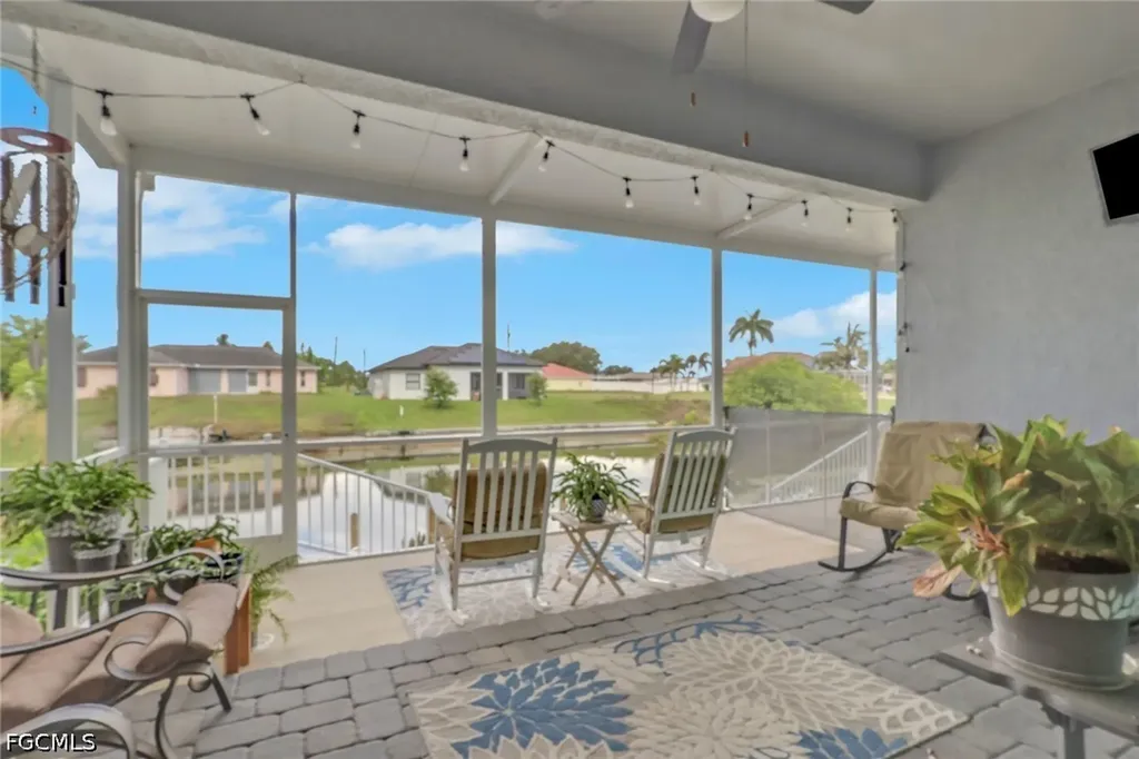 1519 NE 8th Place Cape Coral FL 33909