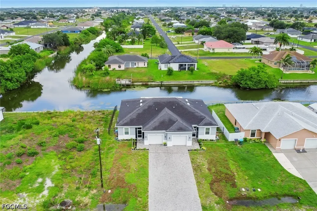 1519 NE 8th Place Cape Coral FL 33909