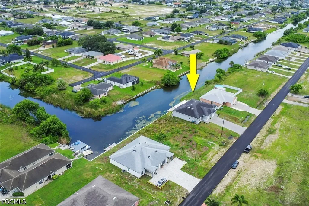 1519 NE 8th Place Cape Coral FL 33909