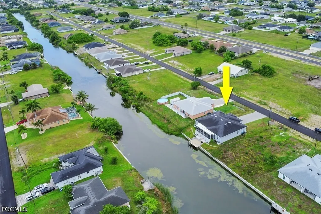 1519 NE 8th Place Cape Coral FL 33909