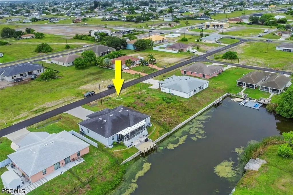 1519 NE 8th Place Cape Coral FL 33909