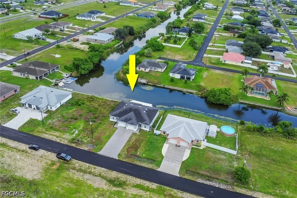 1519 NE 8th Place Cape Coral FL 33909