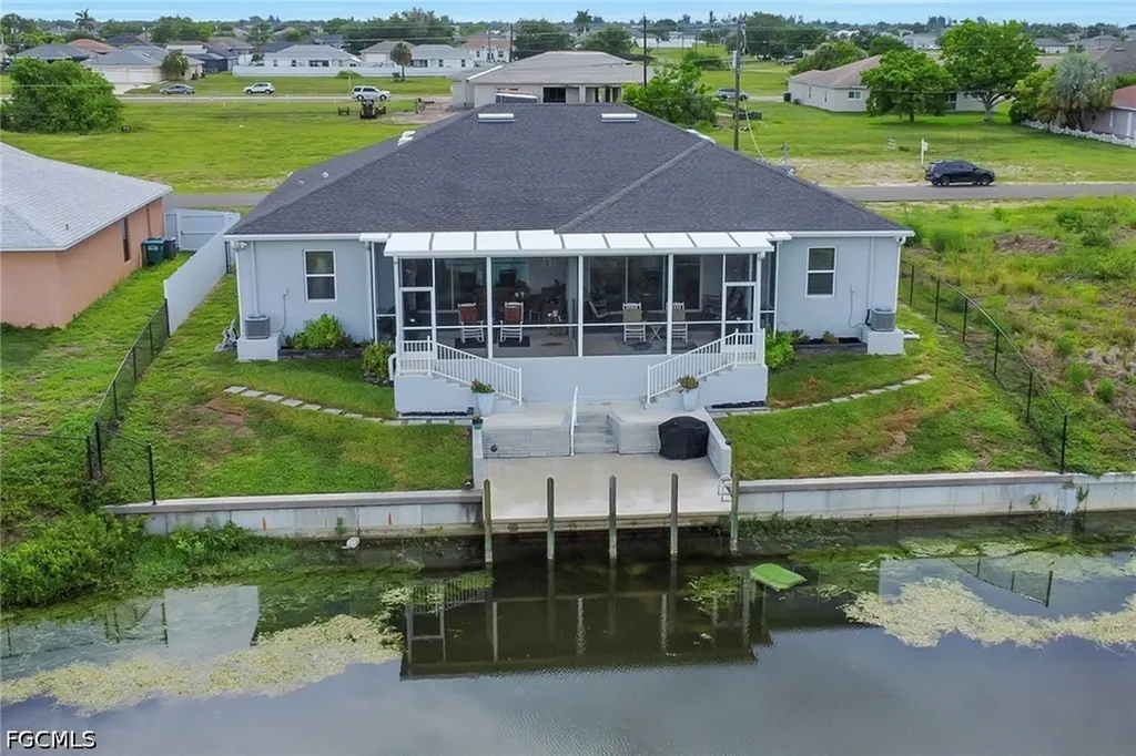 1519 NE 8th Place Cape Coral FL 33909