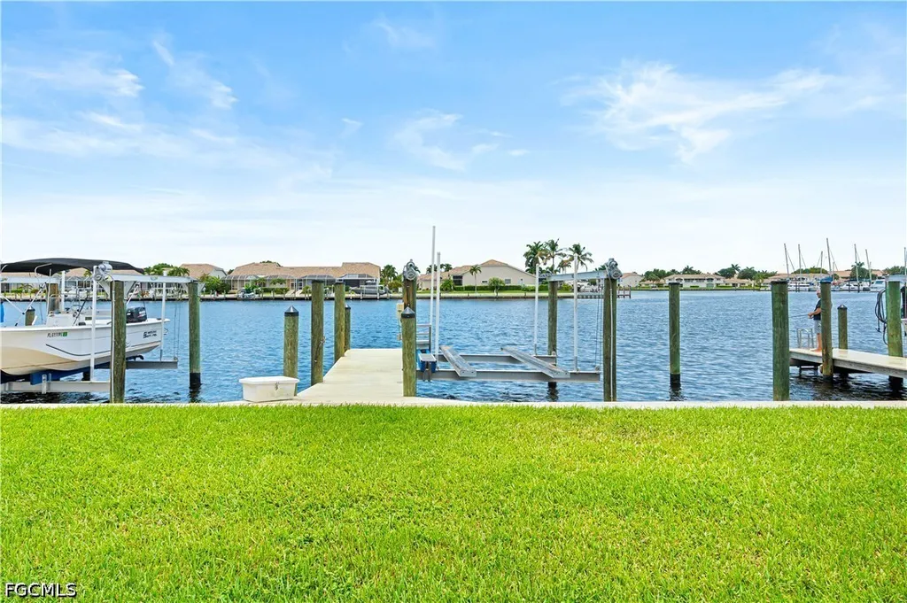 380 Stella Maris Drive N Naples FL 34114