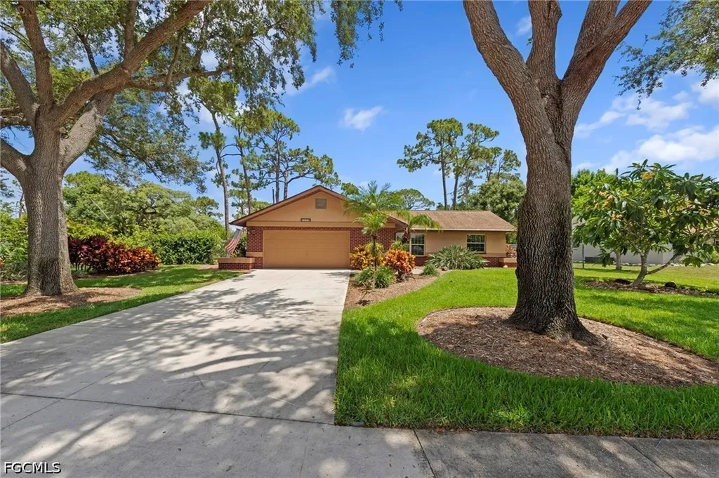 Fort Myers FL, 2379 Woodland Boulevard