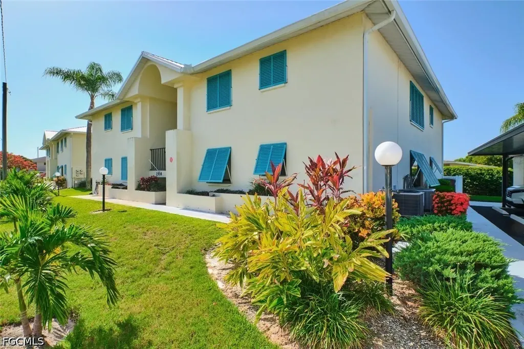 1914 SE 40th Terrace Cape Coral FL 33904