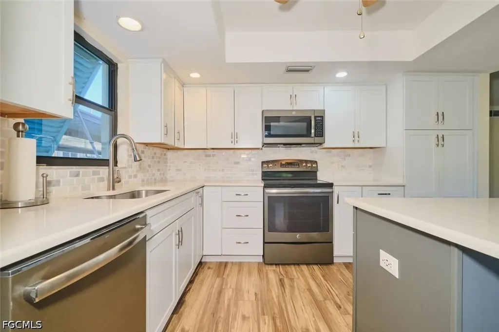 1914 SE 40th Terrace Cape Coral FL 33904