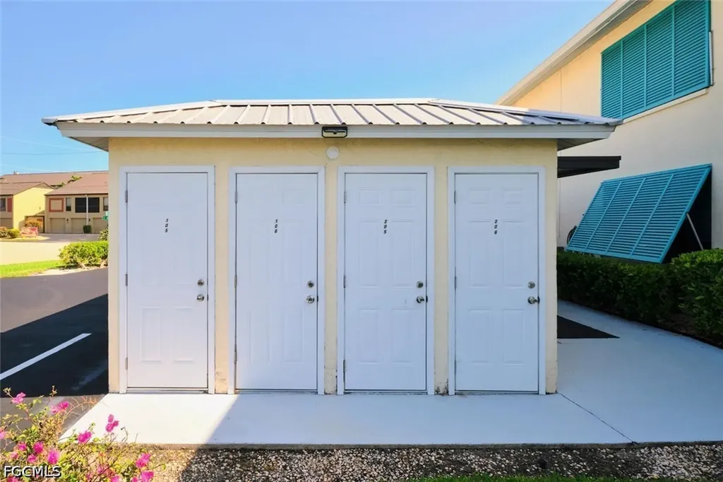 1914 SE 40th Terrace Cape Coral FL 33904