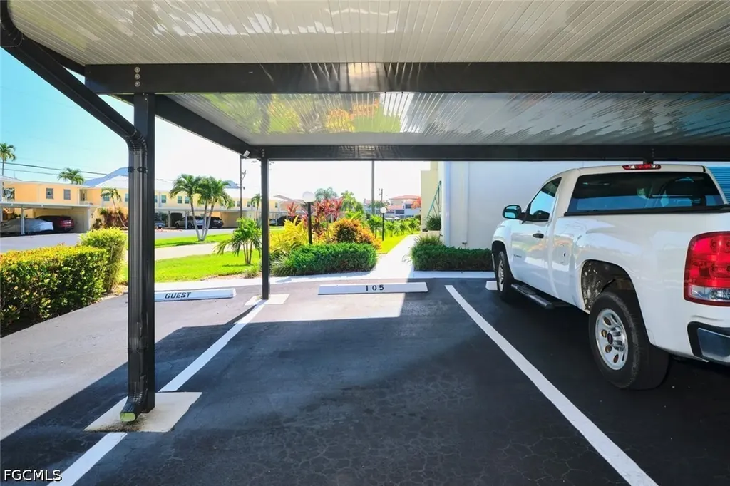 1914 SE 40th Terrace Cape Coral FL 33904