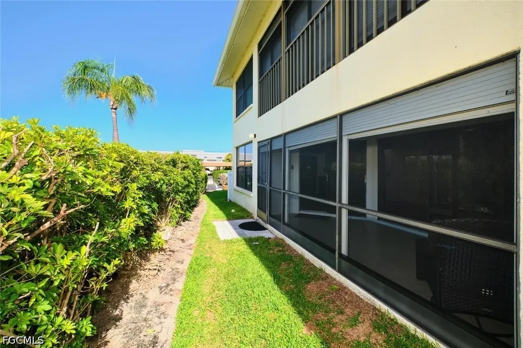 1914 SE 40th Terrace Cape Coral FL 33904