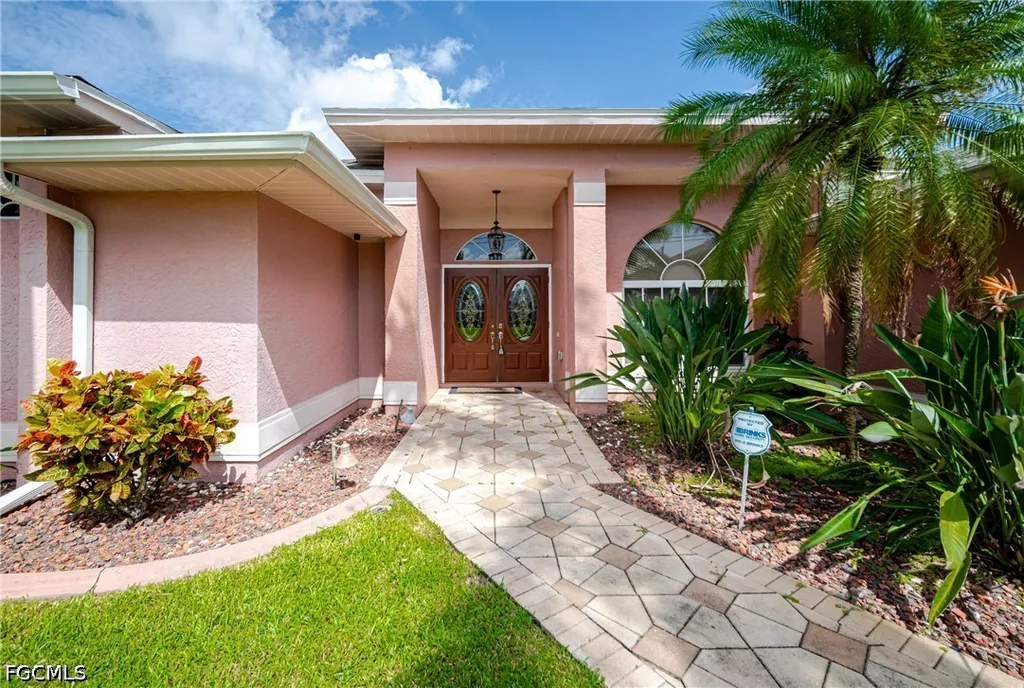 105 SW 39th Place Cape Coral FL 33991