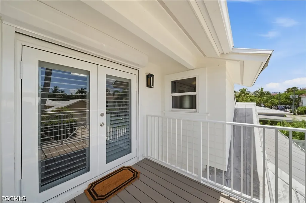 248 4th Avenue S Naples FL 34102