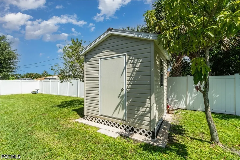 3137 SE 8th Avenue Cape Coral FL 33904