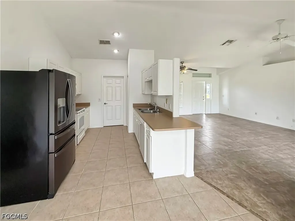 203 NW 24th Terrace Cape Coral FL 33993