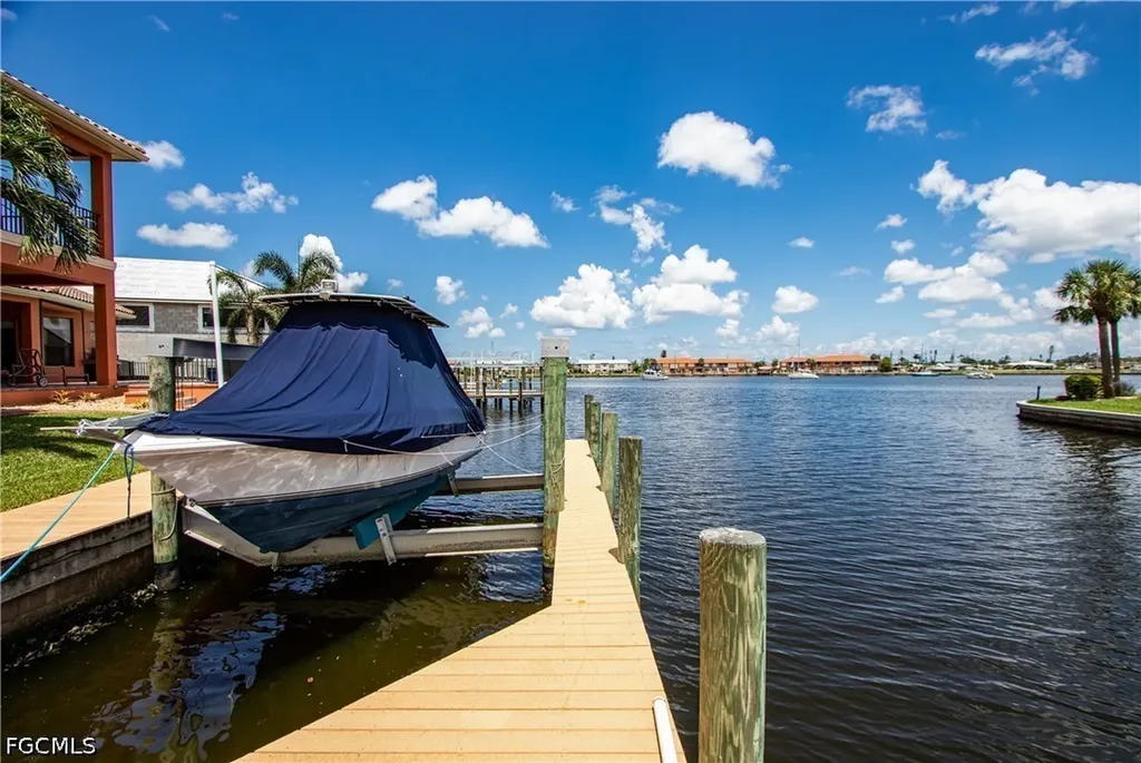 447 Avalon Drive Cape Coral FL 33904