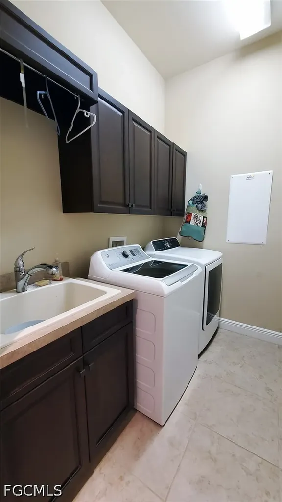 447 Avalon Drive Cape Coral FL 33904